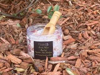 Rose Hibiscus Bath Salt w/ mini wooden scooper - Dior Apothecary
