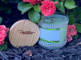 Green Gardenia 10 ounce wooden lid candle - Dior Apothecary